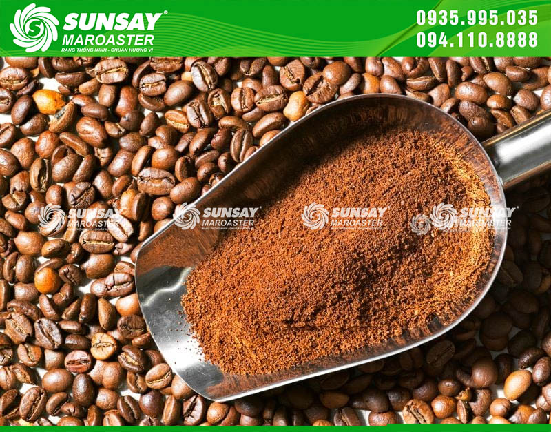 Cà phê sau khi được rang chín, giòn được nghiền thành bột và đóng gói bán ra thị trường